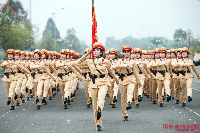 Những “bóng hồng” công an, quân đội tích cực luyện tập diễu binh- Ảnh 15.