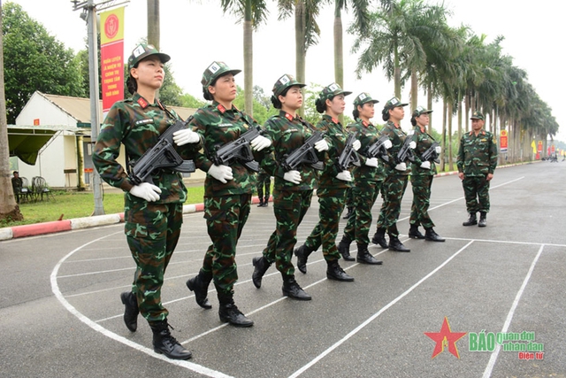 Những “bóng hồng” công an, quân đội tích cực luyện tập diễu binh- Ảnh 4.