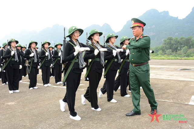 Những “bóng hồng” công an, quân đội tích cực luyện tập diễu binh- Ảnh 19.