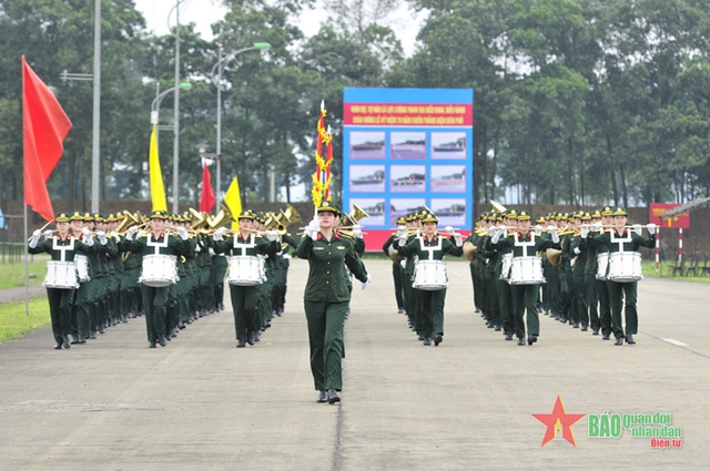 Những “bóng hồng” công an, quân đội tích cực luyện tập diễu binh- Ảnh 3.