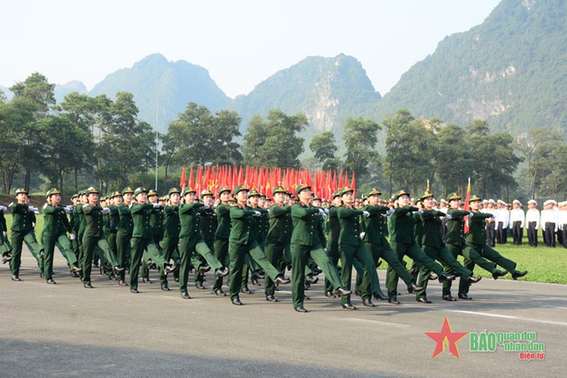 Những “bóng hồng” công an, quân đội tích cực luyện tập diễu binh- Ảnh 27.