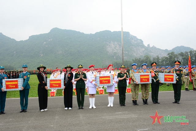 Biểu dương các lực lượng diễu binh, diễu hành kỷ niệm 70 năm Chiến thắng Điện Biên Phủ- Ảnh 4.