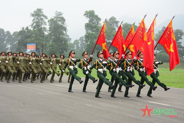 Biểu dương các lực lượng diễu binh, diễu hành kỷ niệm 70 năm Chiến thắng Điện Biên Phủ- Ảnh 3.