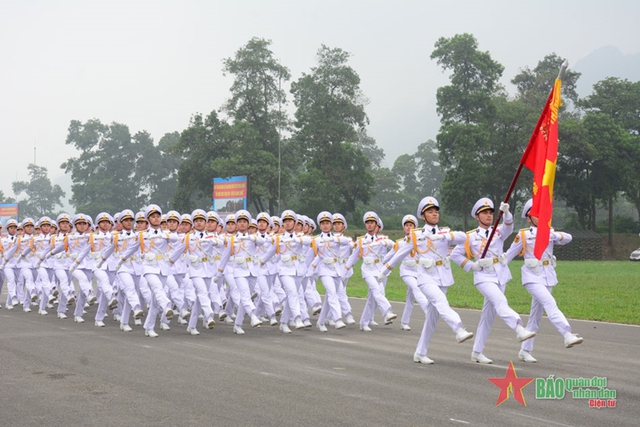 Biểu dương các lực lượng diễu binh, diễu hành kỷ niệm 70 năm Chiến thắng Điện Biên Phủ- Ảnh 5.