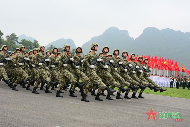Biểu dương các lực lượng diễu binh, diễu hành kỷ niệm 70 năm Chiến thắng Điện Biên Phủ- Ảnh 6.