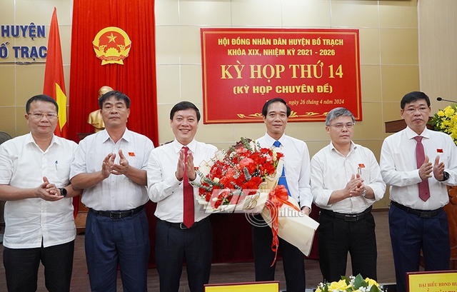 Quảng Bình có 3 tân Chủ tịch HĐND, UBND huyện- Ảnh 4.