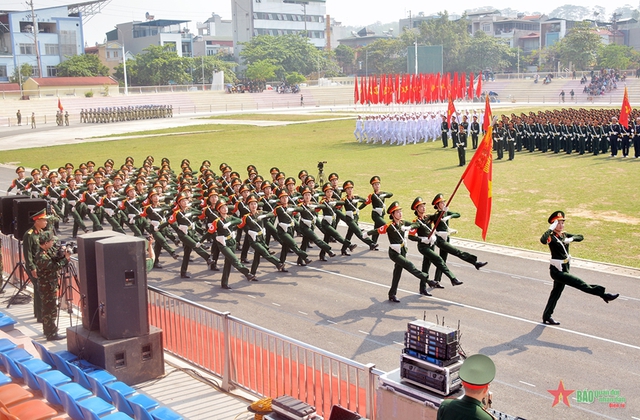 Đại tướng Phan Văn Giang động viên lực lượng diễu binh, diễu hành kỷ niệm 70 năm Chiến thắng Điện Biên Phủ- Ảnh 4.