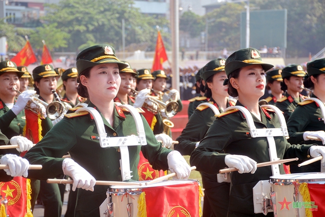 Bộ trưởng Quốc phòng động viên lực lượng diễu binh, diễu hành kỷ niệm 70 năm Chiến thắng Điện Biên Phủ- Ảnh 2.