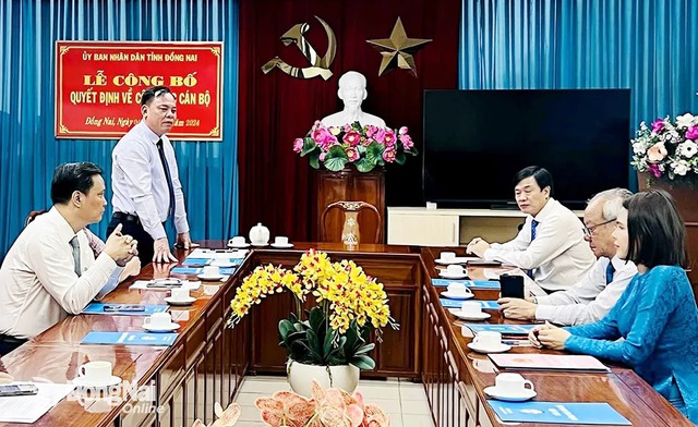 UBND tỉnh Đồng Nai công bố các quyết định về công tác cán bộ- Ảnh 2.