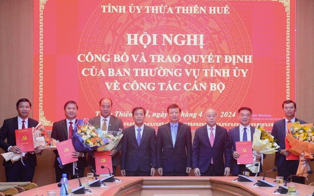 Điều động, bổ nhiệm Chánh Văn phòng, Giám đốc Sở, chỉ định Bí thư Huyện ủy- Ảnh 1.