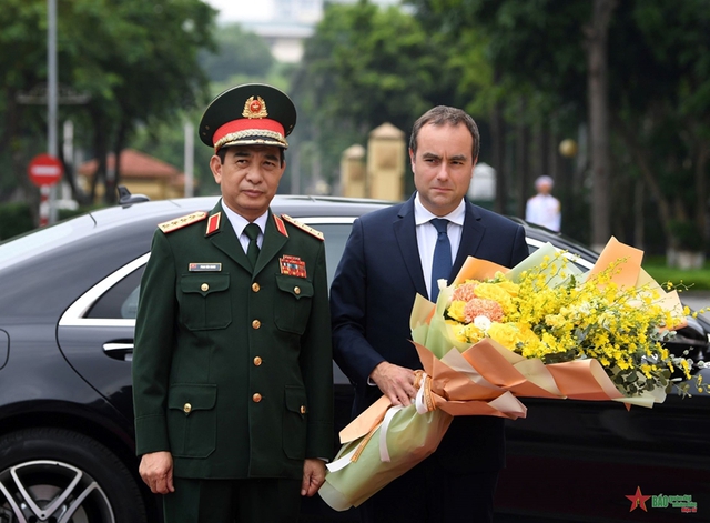 Bộ trưởng Bộ Quốc phòng chủ trì lễ đón Bộ trưởng Bộ Quân đội Pháp- Ảnh 1.