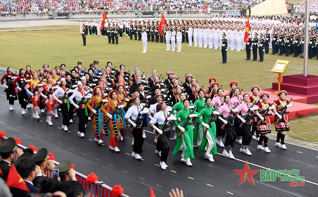 TOÀN CẢNH DIỄU BINH, DIỄU HÀNH KỶ NIỆM 70 NĂM CHIẾN THẮNG ĐIỆN BIÊN PHỦ 7/5/2024- Ảnh 69.