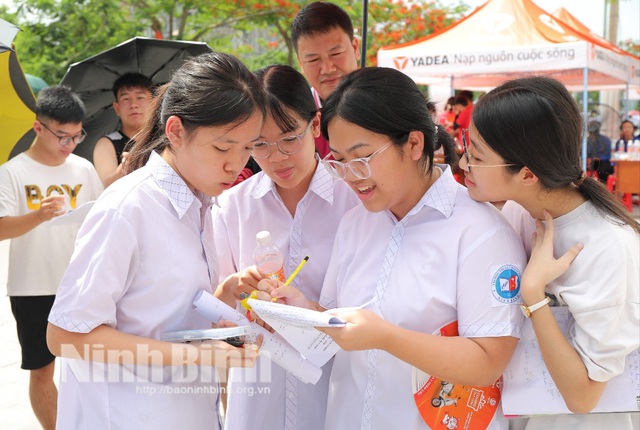 Đề thi tuyển sinh lớp 10 môn Toán tại Quảng Ninh, Ninh Bình, Vĩnh Phúc năm học 2024 - 2025- Ảnh 4.