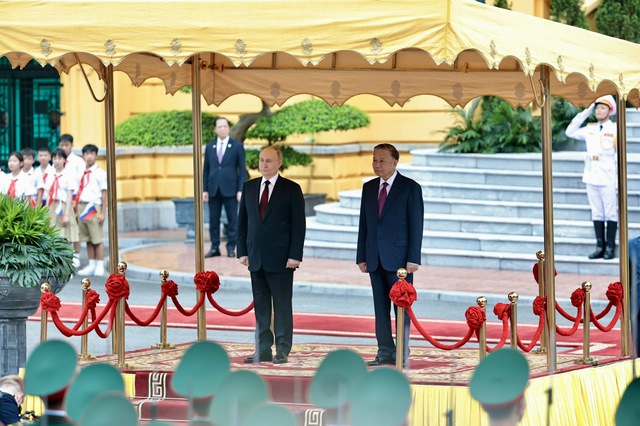 Chủ tịch nước Tô Lâm chủ trì lễ đón chính thức Tổng thống Liên bang Nga Vladimir Putin- Ảnh 2.