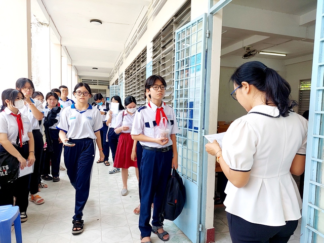Đề thi tuyển sinh lớp 10 môn Ngữ văn tại Bắc Giang, Bắc Kạn, An Giang năm học 2024 - 2025- Ảnh 7.