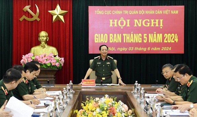 Thượng tướng Trịnh Văn Quyết: Khẩn trương làm tốt công tác chuẩn bị tổ chức Hội nghị tổng kết thực hiện Luật Sĩ quan- Ảnh 4.