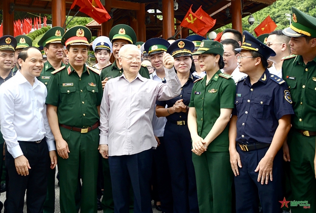 ĐỒNG CHÍ TỔNG BÍ THƯ NGUYỄN PHÚ TRỌNG: TỔNG TƯ LỆNH CỦA LÒNG DÂN- Ảnh 10.