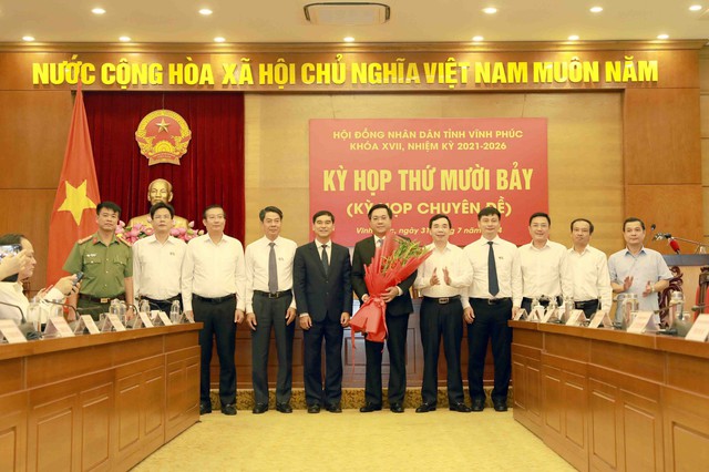 Tân Phó Bí thư Tỉnh ủy được bầu giữ chức Chủ tịch UBND tỉnh- Ảnh 4.