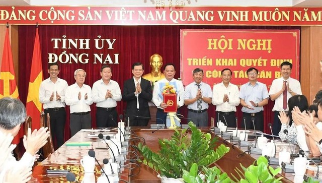 Thủ tướng Chính phủ phê chuẩn đồng chí Võ Tấn Đức giữ chức Chủ tịch UBND tỉnh Đồng Nai- Ảnh 1.