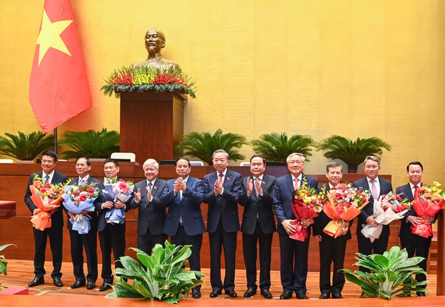 Tổng Bí thư, Chủ tịch nước Tô Lâm trao quyết định bổ nhiệm 3 tân Phó Thủ tướng và 2 Bộ trưởng- Ảnh 4.