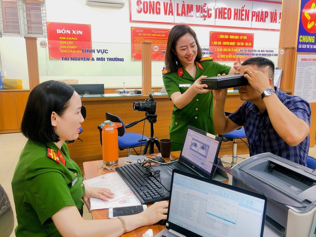 Hướng dẫn nộp hồ sơ trực tuyến đề nghị cấp thẻ Căn cước cho người từ đủ 14 tuổi - Ảnh 1.