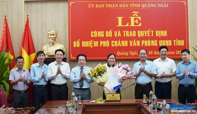 Bổ nhiệm nữ Trưởng phòng giữ chức Phó Chánh Văn phòng UBND tỉnh- Ảnh 2.