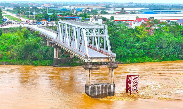 Khẩn trương nghiên cứu đầu tư xây dựng cầu Phong Châu mới; báo cáo cấp có thẩm quyền trước 1/10/2024- Ảnh 1.