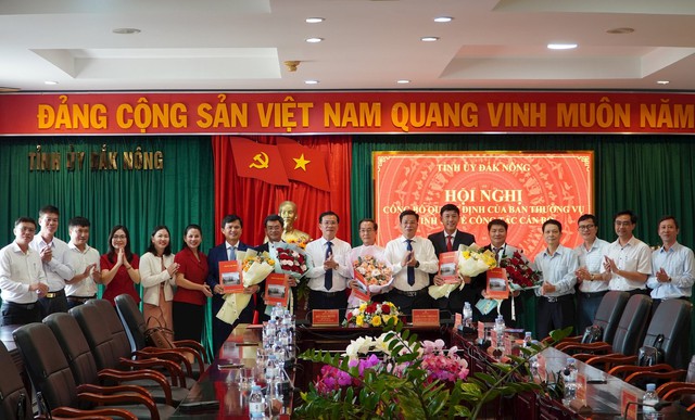 Bổ nhiệm, chỉ định Trưởng Ban Nội chính, Chánh Văn phòng Tỉnh ủy, Giám đốc Sở, Bí thư Huyện ủy- Ảnh 2.