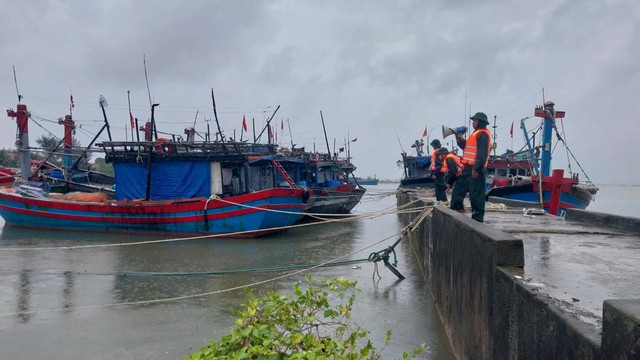 QUÂN ĐỘI: 268.806 người với hơn 4 nghìn phương tiện sẵn sàng ứng phó BÃO SỐ 4- Ảnh 4.