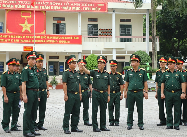 Đại tướng Phan Văn Giang trao quyết định thăng quân hàm cấp tướng; kiểm tra Trung đoàn 209- Ảnh 2.