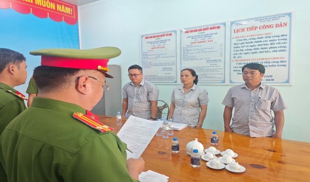 Khởi tố, bắt tạm giam nguyên Chủ tịch, Phó Chủ tịch, cán bộ địa chính xã,...- Ảnh 1.