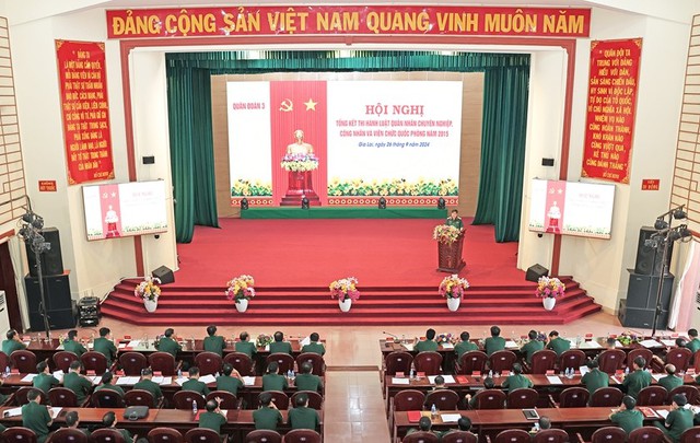 Chế độ tiền lương quân nhân, viên chức quốc phòng chưa tương xứng là ngành lao động đặc biệt- Ảnh 2.