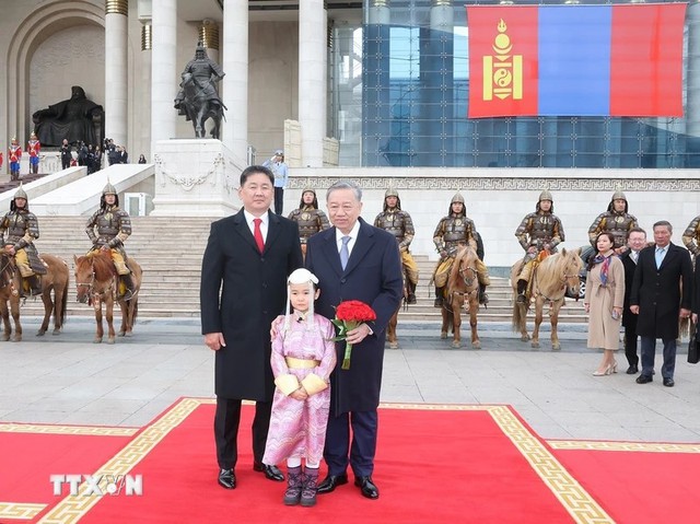 Tổng Bí thư, Chủ tịch nước Tô Lâm hội đàm với Tổng thống Mông Cổ Ukhnaagiin Khurelsukh- Ảnh 6.