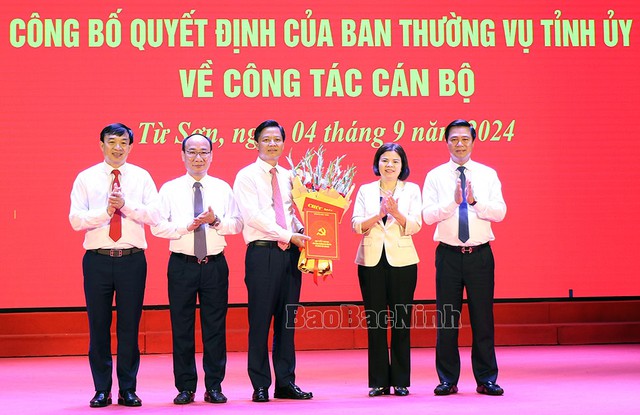 Điều động, chỉ định 2 tân Bí thư Thành ủy, Bí thư Thị ủy- Ảnh 1.