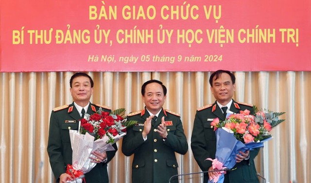 Hai đồng chí Trung tướng, Thiếu tướng Quân đội được bổ nhiệm, nhậm chức vụ mới- Ảnh 3.