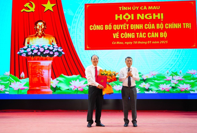 Phó Bí thư Thường trực Thành ủy TP HCM nhận nhiệm vụ mới- Ảnh 1.