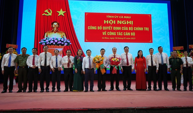 Phó Bí thư Thường trực Thành ủy TP HCM nhận nhiệm vụ mới- Ảnh 3.