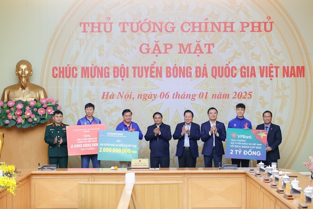 THỦ TƯỚNG: HƯƠNG VỊ CHIẾN THẮNG CÒN MÃI, NHƯNG BÓNG ĐÁ VIỆT NAM PHẢI VÔ ĐỊCH CHÂU Á VÀ DỰ WORLD CUP- Ảnh 9.