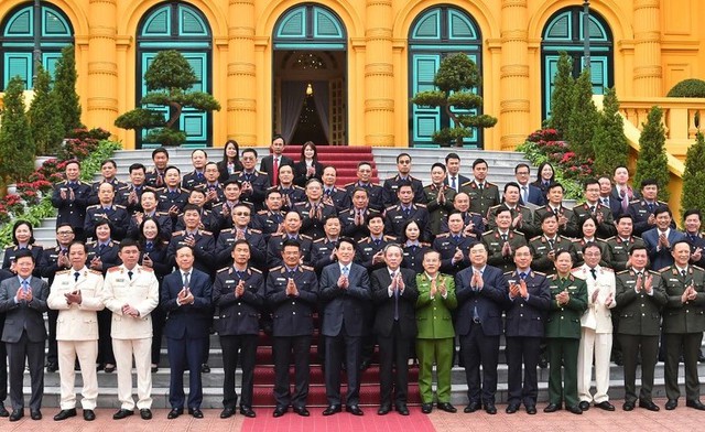 Chủ tịch nước trao quyết định bổ nhiệm Phó Viện trưởng và Kiểm sát viên Viện Kiểm sát nhân dân tối cao- Ảnh 5.