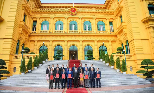 Chủ tịch nước Lương Cường trao quyết định phong hàm và bổ nhiệm Đại sứ Việt Nam- Ảnh 3.