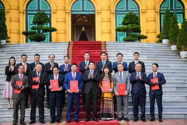Chủ tịch nước Lương Cường trao quyết định phong hàm và bổ nhiệm Đại sứ Việt Nam- Ảnh 4.