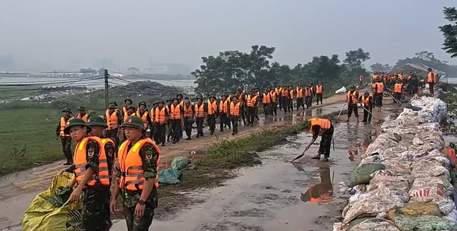 HỎA TỐC đảm bảo an toàn đê điều trước lũ đặc biệt lớn trên sông Cầu, sông Thương, sông Cà Lồ- Ảnh 3. HỎA TỐC đảm bảo an toàn đê điều trước lũ đặc biệt lớn trên sông Cầu, sông Thương, sông Cà Lồ- Ảnh 3.