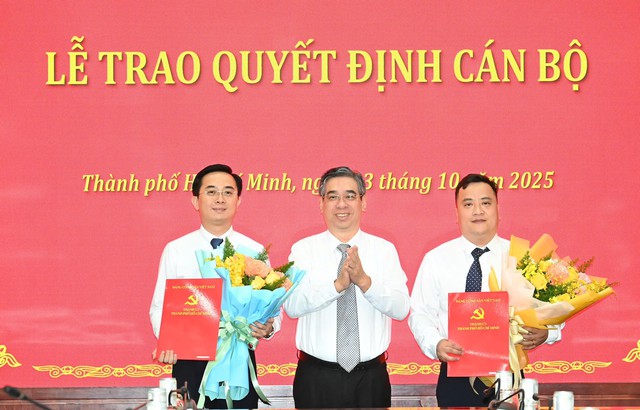 Tiếp nhận, bổ nhiệm Thư ký đồng chí Bí thư Trung ương Đảng, Bí thư Thành ủy TPHCM- Ảnh 1.
