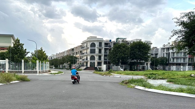 Nghiên cứu đề xuất đơn giản hóa thủ tục cấp GIẤY PHÉP XÂY DỰNG, miễn GIẤY PHÉP XÂY DỰNG nhà ở riêng lẻ- Ảnh 1. Nghiên cứu đề xuất đơn giản hóa thủ tục cấp GIẤY PHÉP XÂY DỰNG, miễn GIẤY PHÉP XÂY DỰNG nhà ở riêng lẻ- Ảnh 1.