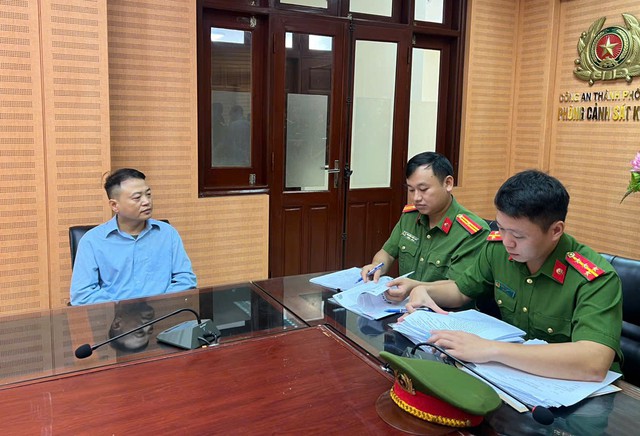 Công an Hà Nội đề nghị các bị hại trong vụ án Nguyễn Hòa Bình (Shark Bình) liên hệ, trình báo- Ảnh 1. Công an Hà Nội đề nghị các bị hại trong vụ án Nguyễn Hòa Bình (Shark Bình) liên hệ, trình báo- Ảnh 1.