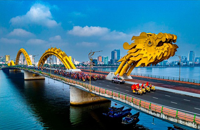 Trả tiền lương tới 150 triệu/1 tháng, hỗ trợ 700 triệu đồng để thu hút nhân lực chất lượng cao vào khu vực công- Ảnh 1. Trả tiền lương tới 150 triệu/1 tháng, hỗ trợ 700 triệu đồng để thu hút nhân lực chất lượng cao vào khu vực công- Ảnh 1.