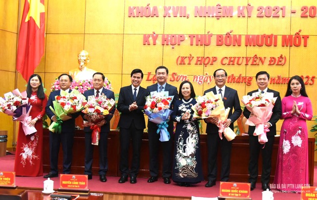 Kiện toàn nhân sự Chủ tịch, Phó Chủ tịch UBND tỉnh, Phó Chủ tịch HĐND tỉnh- Ảnh 1. Kiện toàn nhân sự Chủ tịch, Phó Chủ tịch UBND tỉnh, Phó Chủ tịch HĐND tỉnh- Ảnh 1.