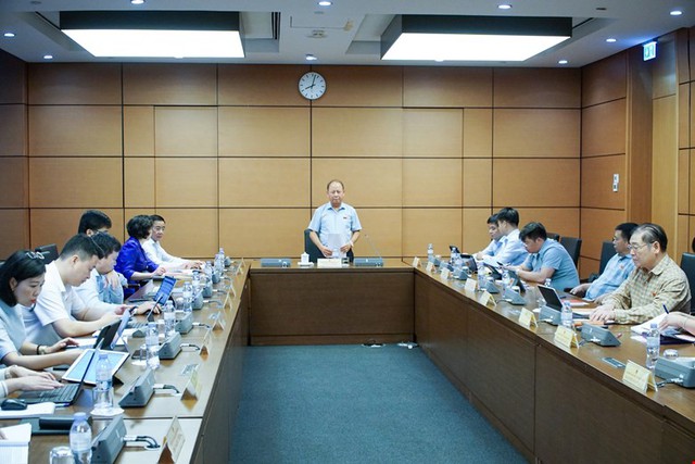 Cấp bách cơ cấu lại, nâng cao chất lượng đội ngũ cán bộ cấp xã; triển khai sắp xếp đơn vị sự nghiệp công lập; sắp xếp thôn, bản, tổ dân phố- Ảnh 1.