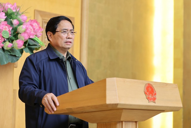 Thủ tướng: Kiên quyết di dời, sơ tán người dân khỏi khu vực nguy hiểm; khẩn trương tiếp tế cho khu vực bị ngập sâu, chia cắt- Ảnh 8.