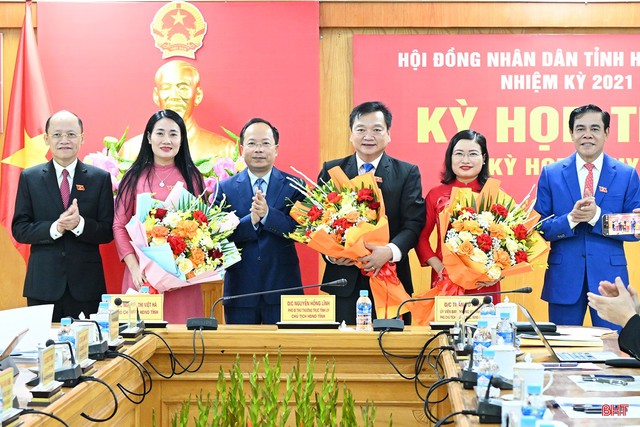 Bí thư Đảng ủy, Chủ tịch HĐND xã, Giám đốc Sở được bầu giữ chức Phó Chủ tịch tỉnh- Ảnh 2.  Bí thư Đảng ủy, Chủ tịch HĐND xã, Giám đốc Sở được bầu giữ chức Phó Chủ tịch tỉnh- Ảnh 2.